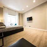 Art House Nocleg ze śniadaniem 4*
