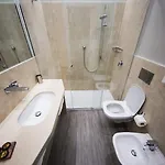 Art House Nocleg ze śniadaniem 4*
