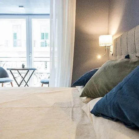 Bed & Breakfast Art House 2*