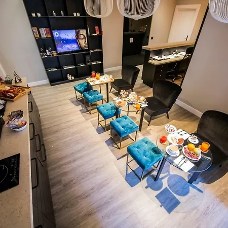 Bed and breakfast Art House By Dimorra Nápoles