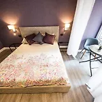 فندق مبيت وإفطار Art House نابولي