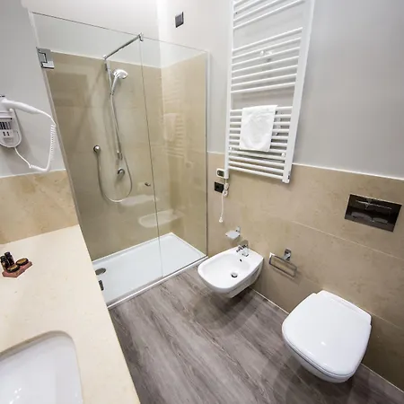 Art House Bed & Breakfast 4*
