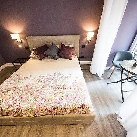 فندق مبيت وإفطار Art House نابولي