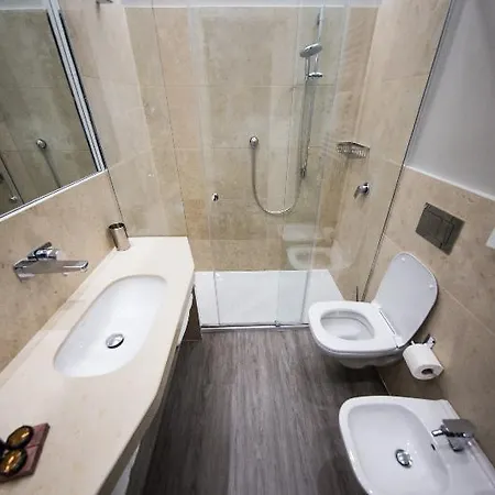 Art House Bed & Breakfast 4*