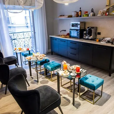 فندق مبيت وإفطار Art House نابولي